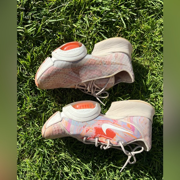 Nike - Picture 7 of 13